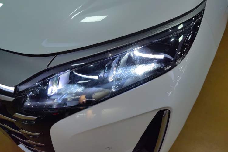 Used BYD Xia 2025 DM-i 1.5T 180km Beyond Edition
