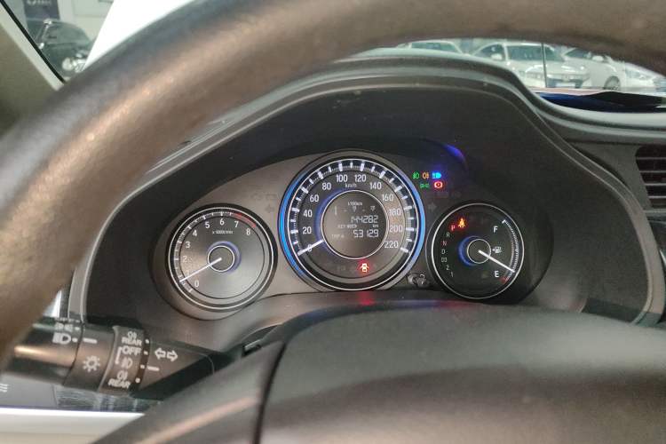 Used Honda Crider 2015 1.8L Automatic Luxury Edition
