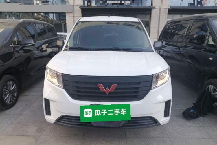 Used Wuling Hongguang PLUS 2019 1.5T Manual Standard Edition 5 Seats
