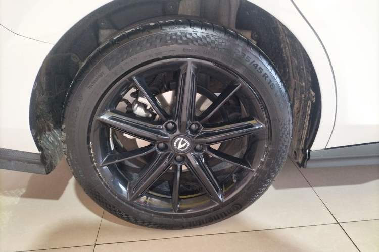 Used Changan UNI-V 2023 1.5T Prestige Model
