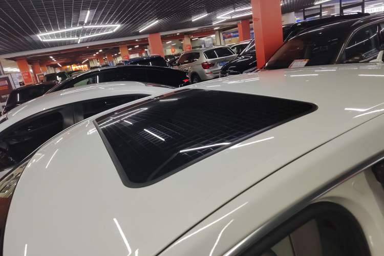 Used Mercedes-Benz E-Class 2015 E 260 L Sport Edition
