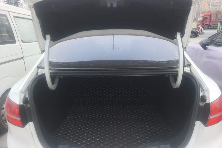 Used Ford Escort 2015 1.5L Automatic Fashion Model
