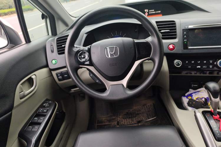 Used Honda Civic 2014 1.8L automatic comfort version
