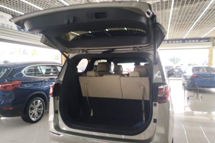 Used Buick GL8 2022 ES Land Cruiser 653T Luxury Model
