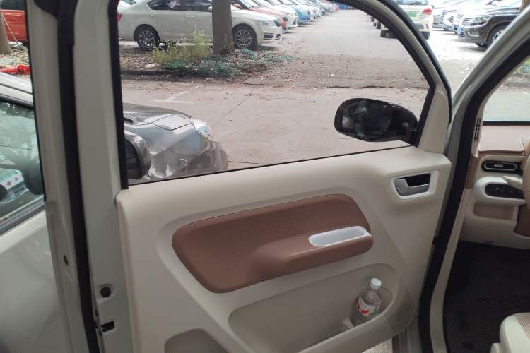 Used Wuling Hongguang MINIEV 2024 3rd Generation 215km Advanced Version
