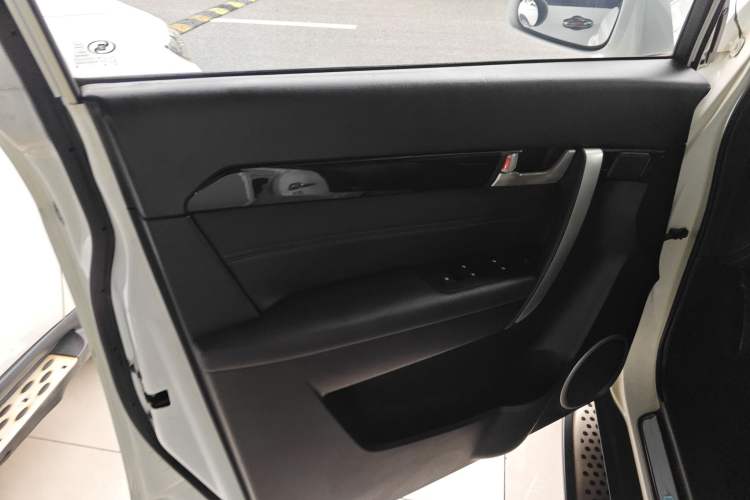 Used Chevrolet Captiva 2014 2.4L 4x4 Flagship Edition 7 Seats
