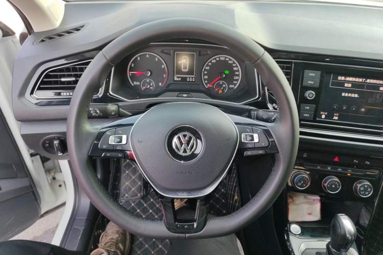 Used Volkswagen T-ROC 2019 280TSI DSG Two-Wheel Drive Comfort Version China VI Standard
