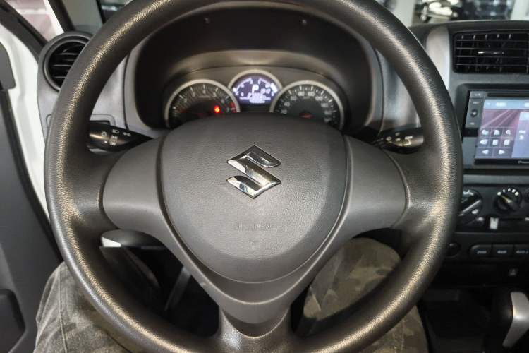 Used Suzuki Jimny 2015 1.3L AT JLX Navigation Edition
