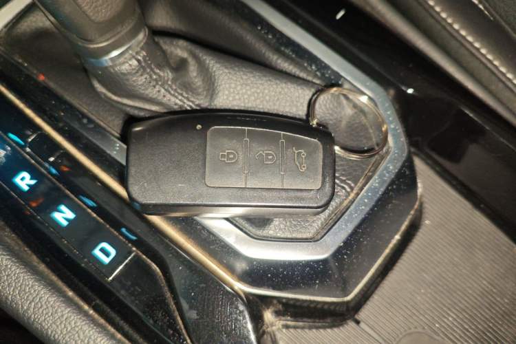 Used JMC Yusheng S350 2016 2.0T Automatic Two-Wheel Drive Gasoline Ultra-Luxury 7-Seater