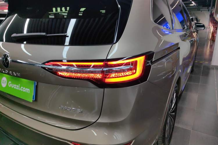 Used Volkswagen Viloran 2023 380TSI Prestige Edition
