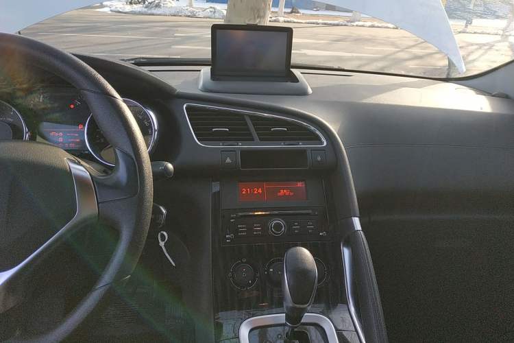 Used Peugeot 3008 2015 1.6THP Automatic Classic Edition