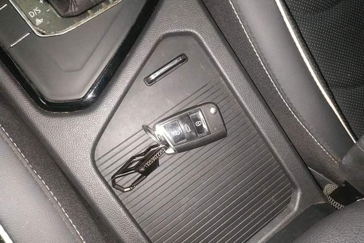 Used Volkswagen Tiguan L 2019 330TSI Automatic Two-Wheel Drive R-Line Flagship Edition China V Standard