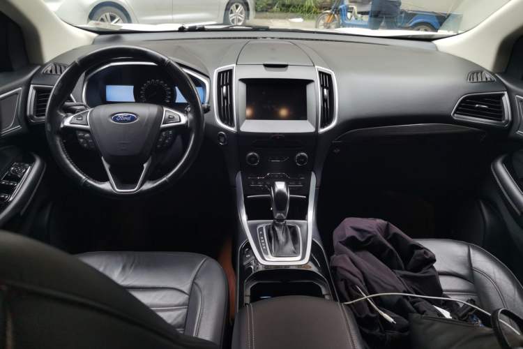 Used Ford Edge 2015 2.0T GTDi 4x4 High-Grade Model

