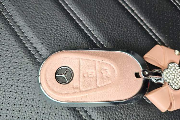 Used Mercedes-Benz C-Class 2024 Facelifted C-Class 260 L Night Edition Sports Version
