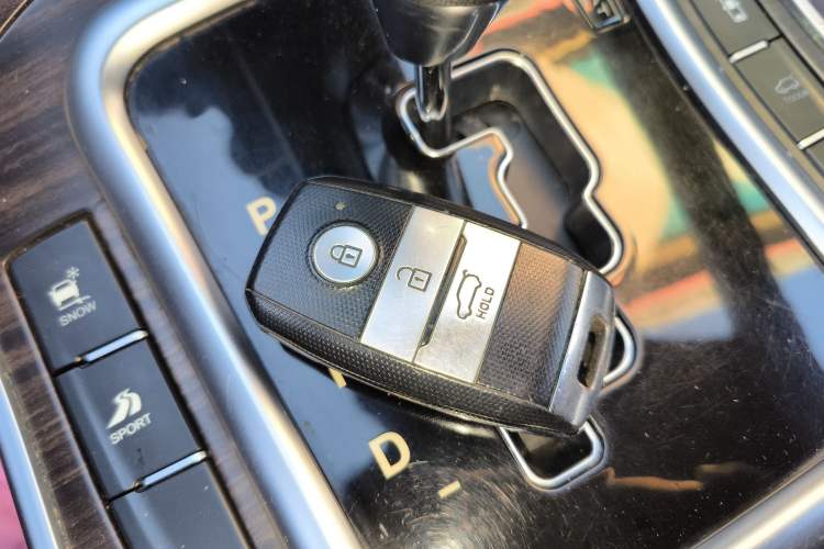 Used Land X7 2015 2.0T Panoramic Prestige Edition
