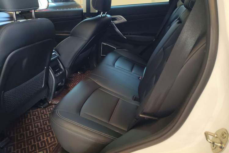 Used Geely Auto Emgrand X7 Sport 2020 1.8TD DCT Two-Wheel Drive Smart Connect 4G-Enabled Version
