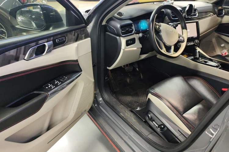 Used Lynk & Co 02 2018 1.5T DCT Two-Wheel Drive Zhaopu Version China V Standard
