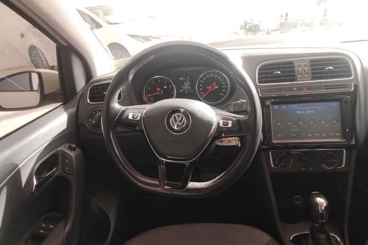 Used Volkswagen Polo 2016 1.6L Automatic Comfort Model
