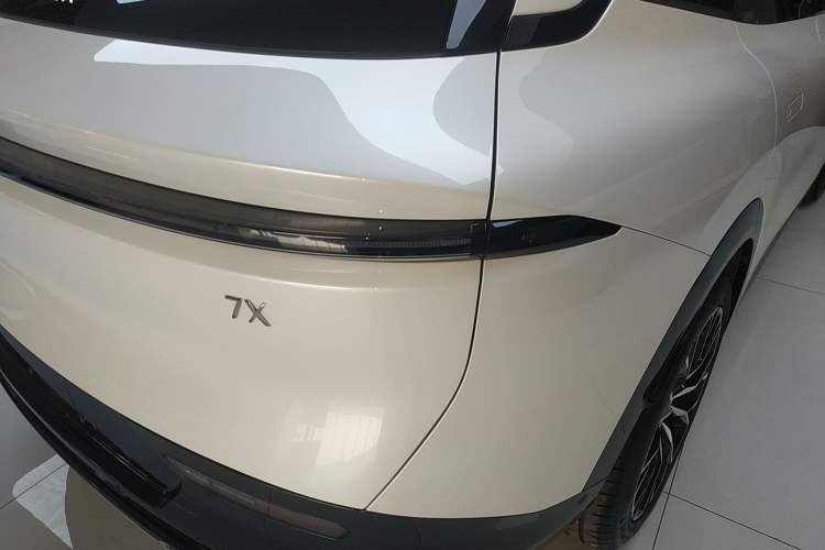 Used Zeekr 7X 2025 75 kWh Rear-Wheel Drive Intelligent Driving Version
