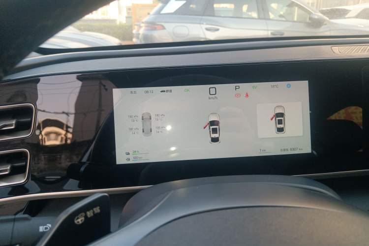 Used BYD Qin L 2025 DM-i Smart Drive 120KM Superior Model
