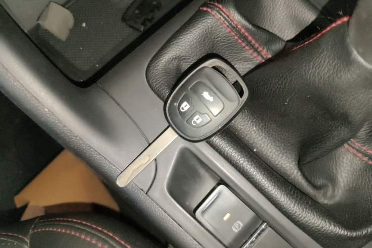 Used Changan CS75 2014 2.0L Manual Luxury Version China IV Standard
