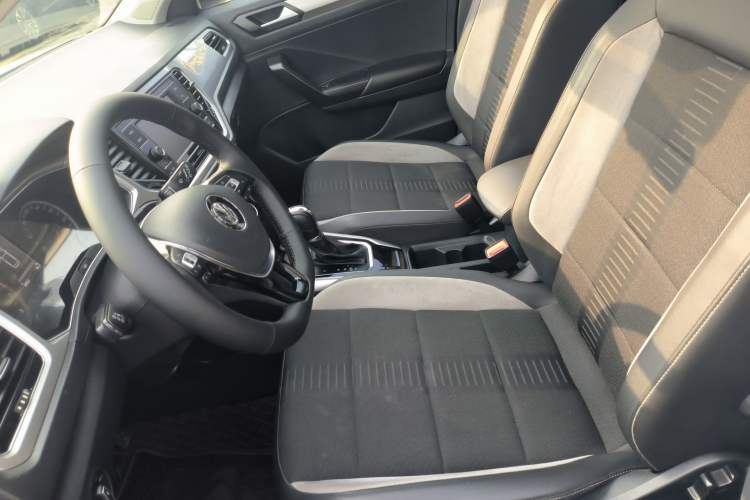 Used Volkswagen T-ROC 2020 280TSI DSG Two-Wheel-Drive Elite Version
