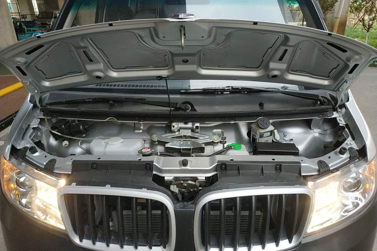 Used Jinbei Hiace X30 2023 1.5L Super-Enjoyment Van 2/5 Seats Non-Air-Conditioned Version SWC15M
