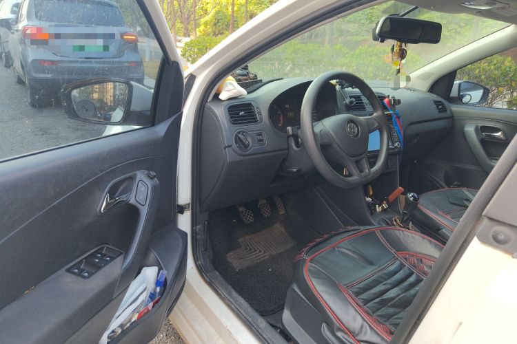 Used Volkswagen Polo 2016 1.4L Manual Fashion Model
