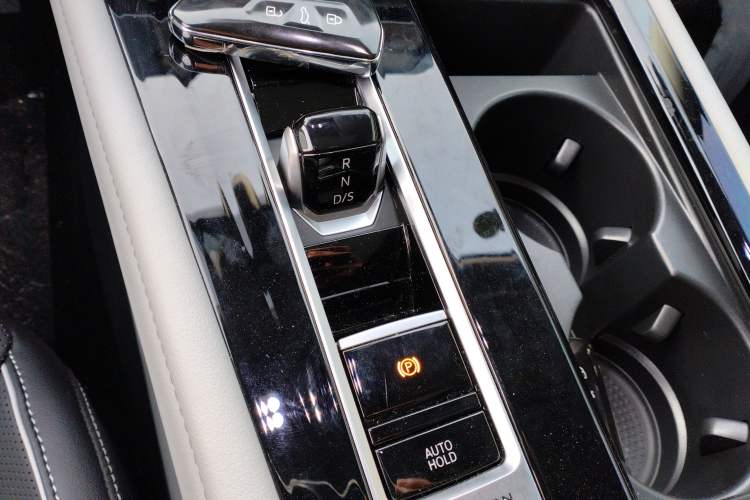 Used Volkswagen Teramont 2024 380TSI Four-Wheel Drive Longxiang Edition
