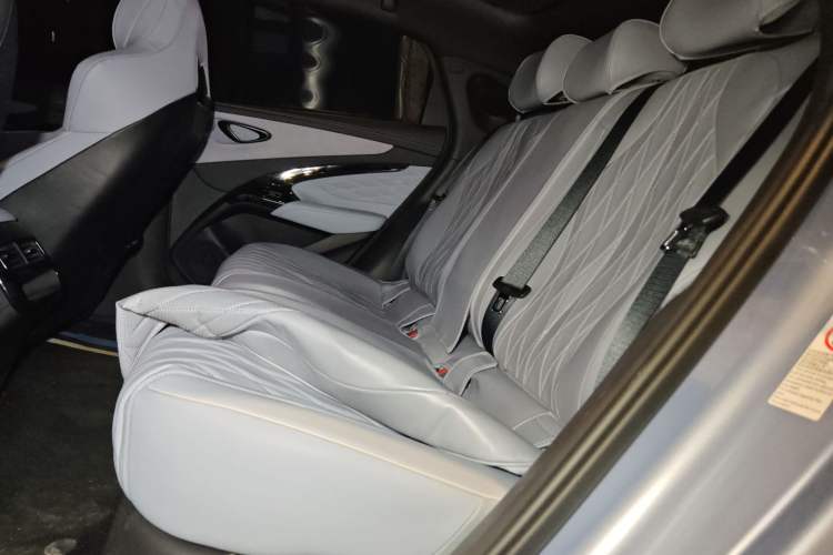 Used BYD Seal 2022 550 km Standard Range Rear-Wheel Drive Elite Version