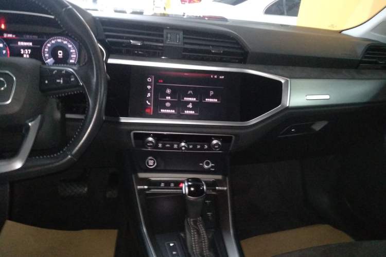 Used Audi Q3 2021 35 TFSI Fashion Dynamic Model
