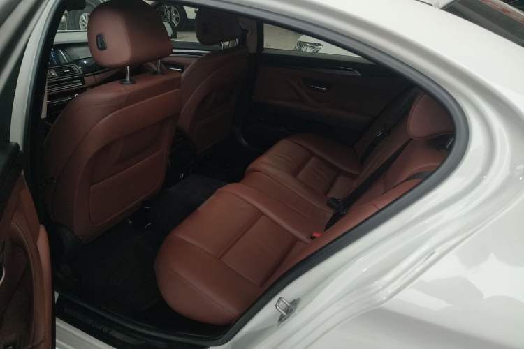 Used BMW 5 Series 2014 520Li Elegant Model
