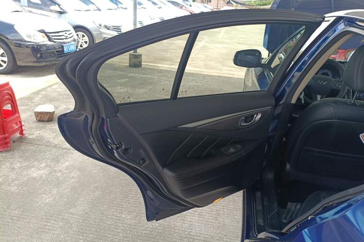 Used Infiniti Q50L 2016 2.0T Enjoyment Edition
