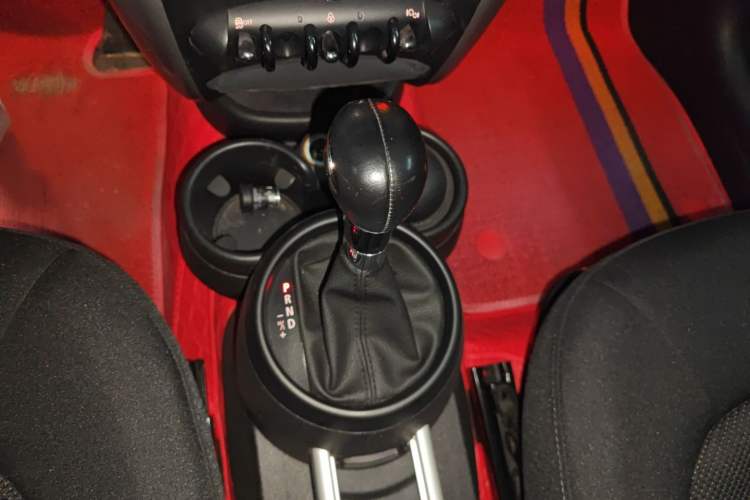 Used  Countryman 2011 1.6L ONE
