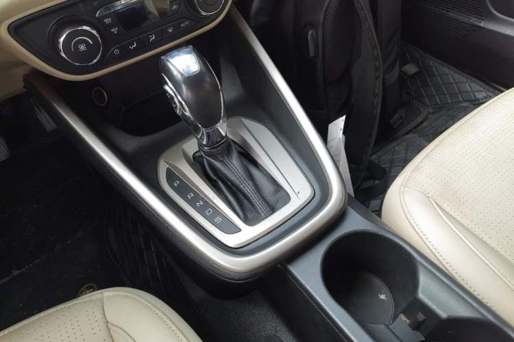 Used Ford Escort 2015 1.5L Automatic Fashion Model
