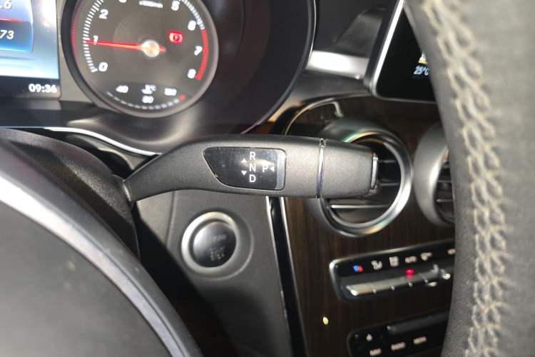 Used Mercedes-Benz GLC 2018 GLC 260 4MATIC Luxury Model