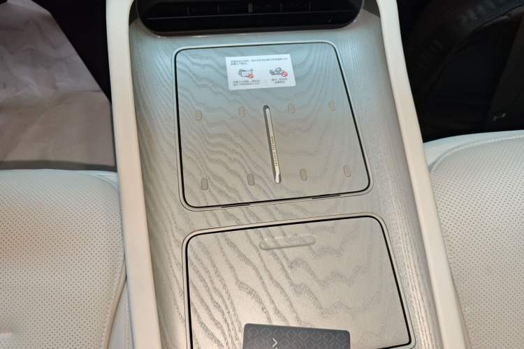 Used  12 2024 650 Three-Laser Four-Wheel Drive Performance Edition
