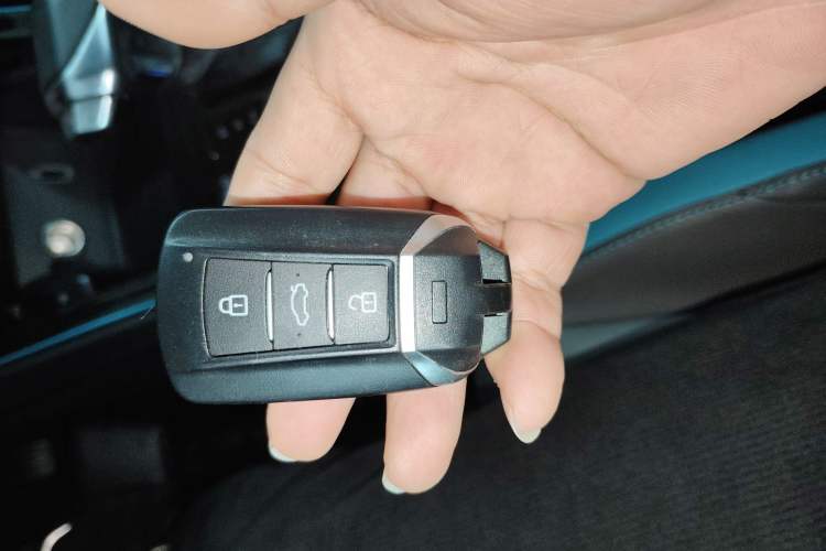 Used Dongfeng Aeolus Yixuan 2021 230T Automatic Glory Edition
