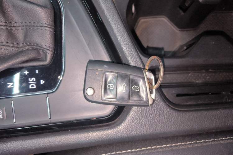 Used Volkswagen Tiguan L 2019 330TSI Automatic Two-Wheel Drive Panoramic Comfort Edition China V Standard
