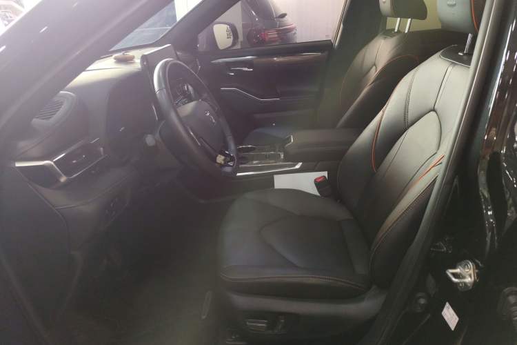 Used Toyota Crown Land Cruiser 2024 2.5L HEV Four-Wheel Drive Premium Edition
