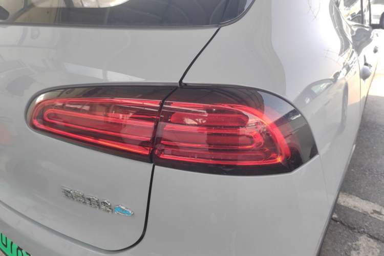 Used Wuling Bingo PLUS 2024 330 km Range Five-Seater Version
