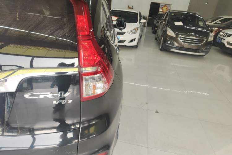 Used Honda CR-V 2015 2.4L two-wheel drive luxury version
