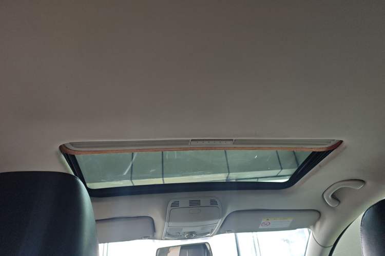 Used Volkswagen Magotan 2015 Facelift 1.8TSI Luxury Model