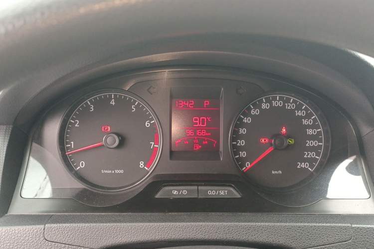 Used Volkswagen Santana 2015 1.6L Automatic Fashion Edition