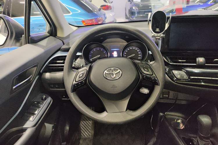Used Toyota IZOA 2022 2.0L Yixing Version
