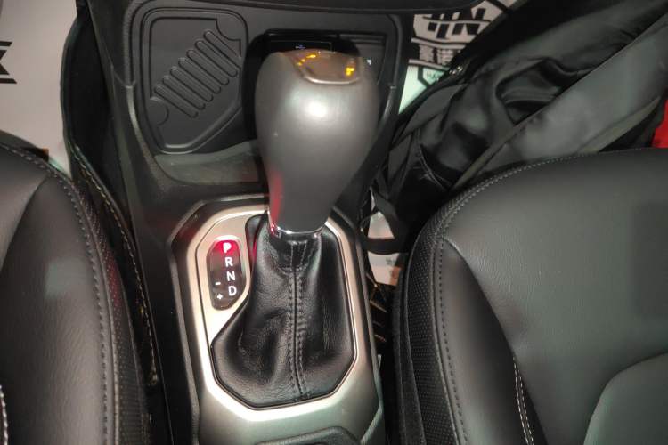 Used  Renegade 2021 220T Automatic Elite Edition