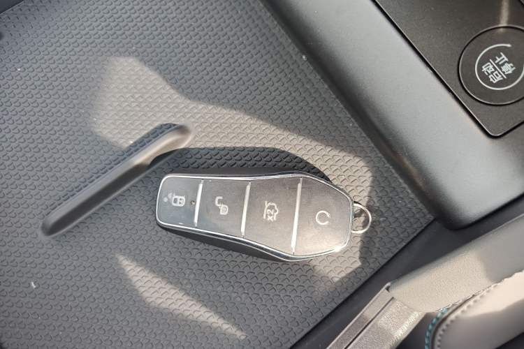 Used BYD Qin L 2025 DM-i Smart Drive 80KM Leading Model
