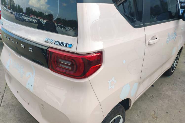 Used Wuling Hongguang MINIEV 2021 Macaron Fashion Model Lithium Iron Phosphate
