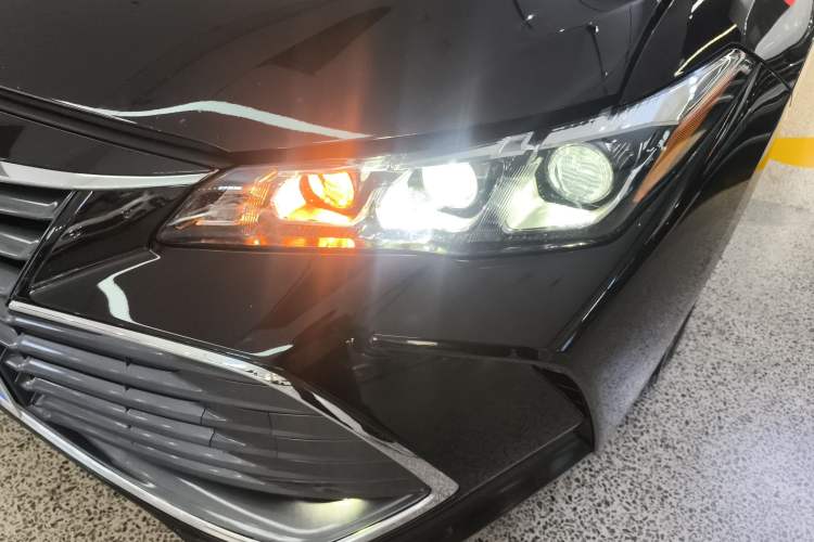 Used Toyota Avalon 2019 Dual-Engine 2.5L Luxury Edition China V Standard
