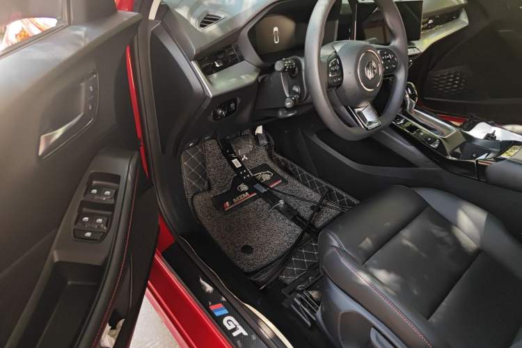 Used MG 5 2022 180 DVVT CVT Youth Luxury Edition
